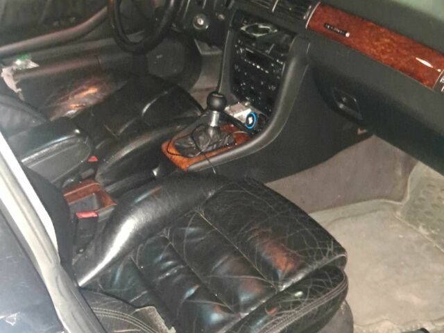 Синий Ауди А6, объемом двигателя 2.5 л и пробегом 391 тыс. км за 3102 $, фото 1 на Automoto.ua