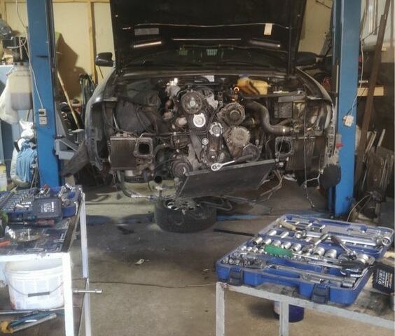 Синій Ауді А6, об'ємом двигуна 1.9 л та пробігом 379 тис. км за 2800 $, фото 10 на Automoto.ua