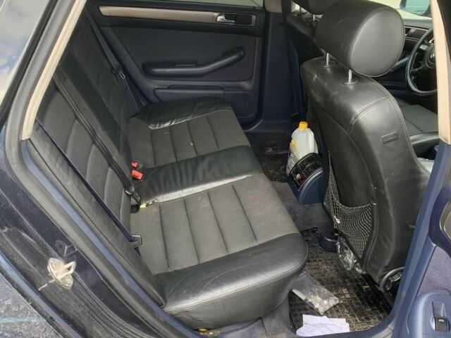 Синий Ауди А6, объемом двигателя 2.5 л и пробегом 459 тыс. км за 1900 $, фото 1 на Automoto.ua