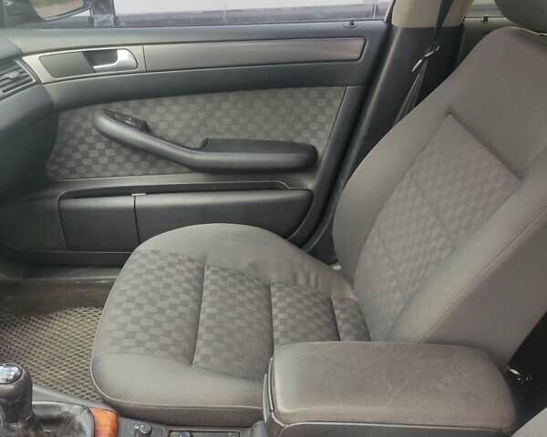 Синий Ауди А6, объемом двигателя 2.5 л и пробегом 260 тыс. км за 2500 $, фото 6 на Automoto.ua