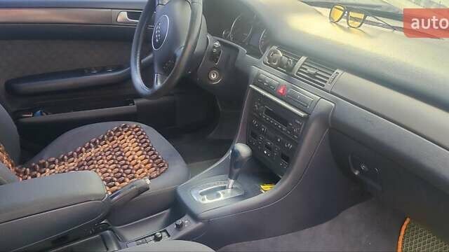 Синий Ауди А6, объемом двигателя 2.5 л и пробегом 300 тыс. км за 4400 $, фото 5 на Automoto.ua