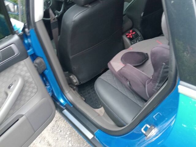 Ауди А6 2003 в Тернополе на Automoto.ua Синий Ауди А6, объемом двигателя 2.5 л и пробегом 300 тыс. км за 5300 $, фото 5 на Automoto.ua