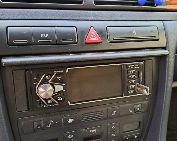 Синий Ауди А6, объемом двигателя 1.9 л и пробегом 300 тыс. км за 5000 $, фото 23 на Automoto.ua