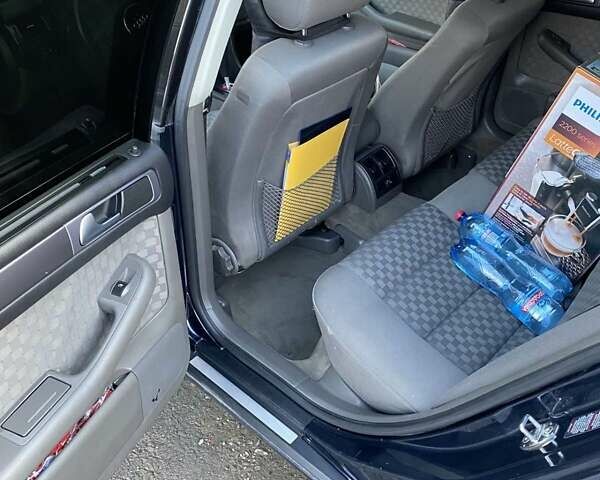 Синий Ауди А6, объемом двигателя 2.5 л и пробегом 250 тыс. км за 7000 $, фото 6 на Automoto.ua