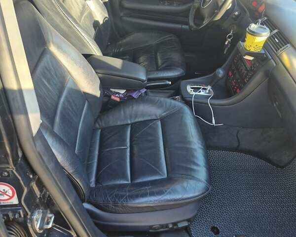 Синий Ауди А6, объемом двигателя 2.5 л и пробегом 341 тыс. км за 5800 $, фото 21 на Automoto.ua