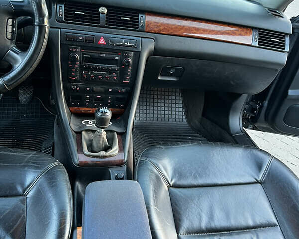 Синий Ауди А6, объемом двигателя 1.9 л и пробегом 422 тыс. км за 3850 $, фото 12 на Automoto.ua