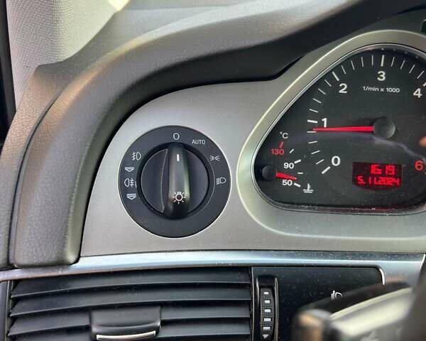 Синий Ауди А6, объемом двигателя 2.7 л и пробегом 390 тыс. км за 8000 $, фото 14 на Automoto.ua