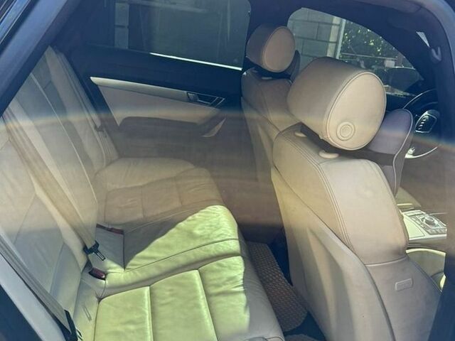 Синій Ауді А6, об'ємом двигуна 3.2 л та пробігом 390 тис. км за 6300 $, фото 10 на Automoto.ua