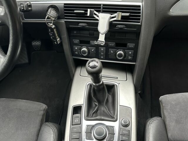 Синий Ауди А6, объемом двигателя 2.7 л и пробегом 335 тыс. км за 3123 $, фото 7 на Automoto.ua