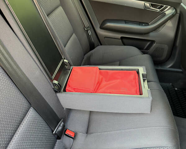 Синий Ауди А6, объемом двигателя 1.97 л и пробегом 345 тыс. км за 8799 $, фото 21 на Automoto.ua