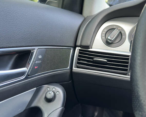 Синий Ауди А6, объемом двигателя 1.97 л и пробегом 345 тыс. км за 8799 $, фото 25 на Automoto.ua