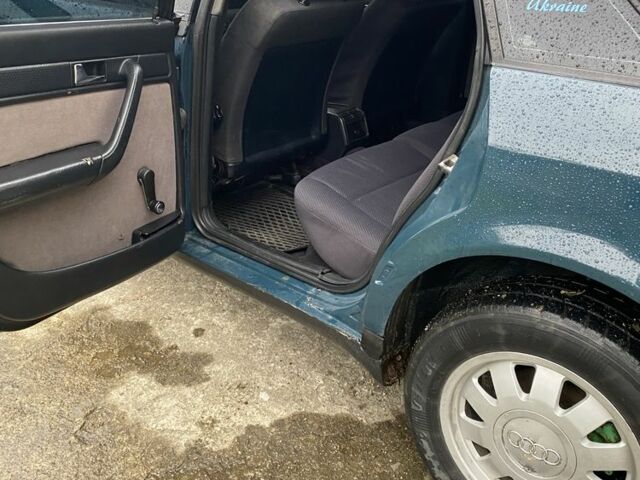 Зеленый Ауди А6, объемом двигателя 2.3 л и пробегом 388 тыс. км за 2200 $, фото 1 на Automoto.ua