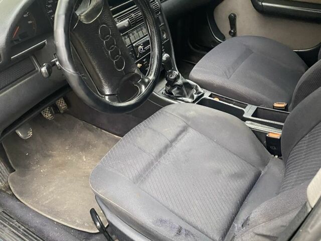 Зеленый Ауди А6, объемом двигателя 2.3 л и пробегом 388 тыс. км за 2200 $, фото 7 на Automoto.ua