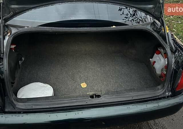 Зеленый Ауди А6, объемом двигателя 2.6 л и пробегом 285 тыс. км за 4000 $, фото 16 на Automoto.ua