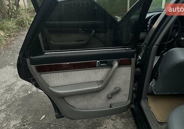 Зеленый Ауди А6, объемом двигателя 2.6 л и пробегом 285 тыс. км за 4000 $, фото 11 на Automoto.ua