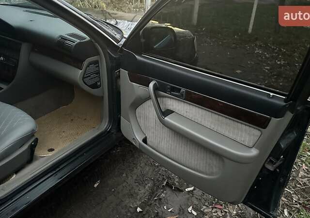 Зеленый Ауди А6, объемом двигателя 2.6 л и пробегом 285 тыс. км за 4000 $, фото 13 на Automoto.ua