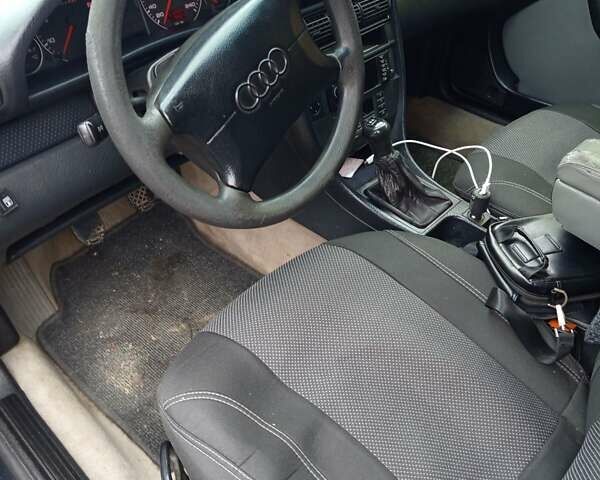 Зелений Ауді А6, об'ємом двигуна 2 л та пробігом 512 тис. км за 2850 $, фото 1 на Automoto.ua