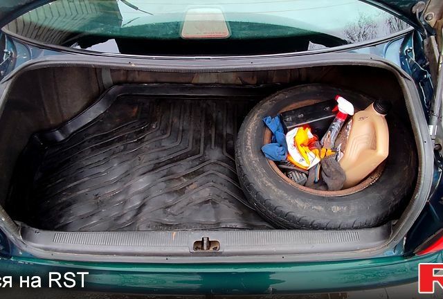 Зелений Ауді А6, об'ємом двигуна 2 л та пробігом 422 тис. км за 3200 $, фото 1 на Automoto.ua