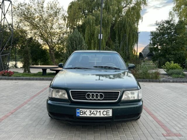 Зеленый Ауди А6, объемом двигателя 1.9 л и пробегом 300 тыс. км за 2848 $, фото 1 на Automoto.ua