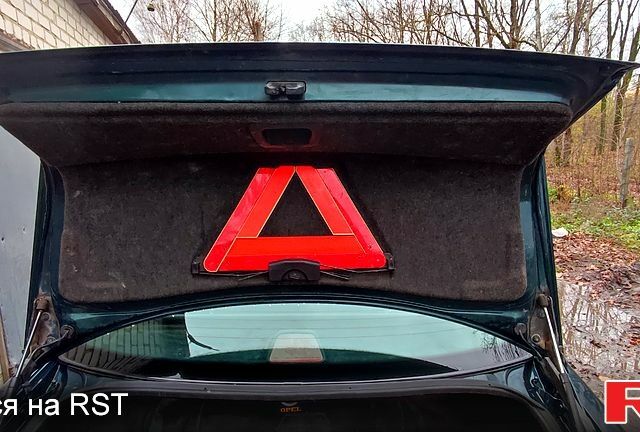 Зелений Ауді А6, об'ємом двигуна 2 л та пробігом 422 тис. км за 3200 $, фото 2 на Automoto.ua