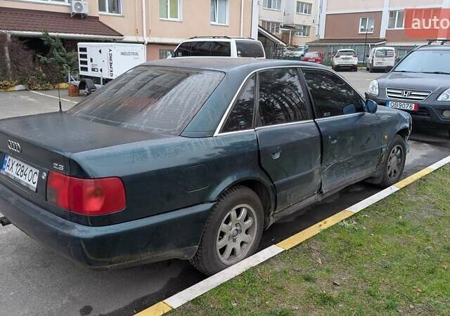 Зеленый Ауди А6, объемом двигателя 2.6 л и пробегом 285 тыс. км за 1200 $, фото 6 на Automoto.ua