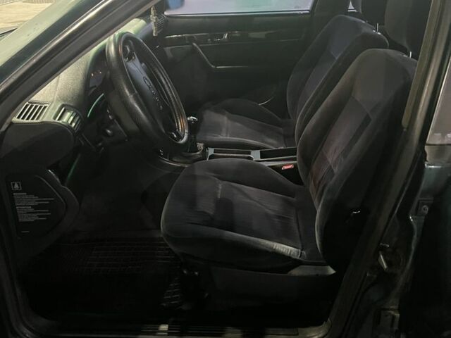 Зеленый Ауди А6, объемом двигателя 2.5 л и пробегом 506 тыс. км за 3500 $, фото 6 на Automoto.ua