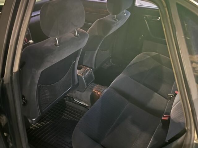 Зеленый Ауди А6, объемом двигателя 2.5 л и пробегом 506 тыс. км за 3500 $, фото 5 на Automoto.ua