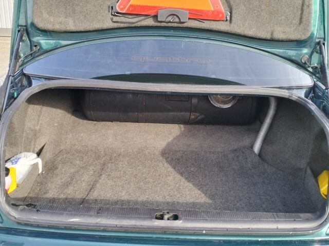 Зеленый Ауди А6, объемом двигателя 2.6 л и пробегом 298 тыс. км за 3700 $, фото 4 на Automoto.ua