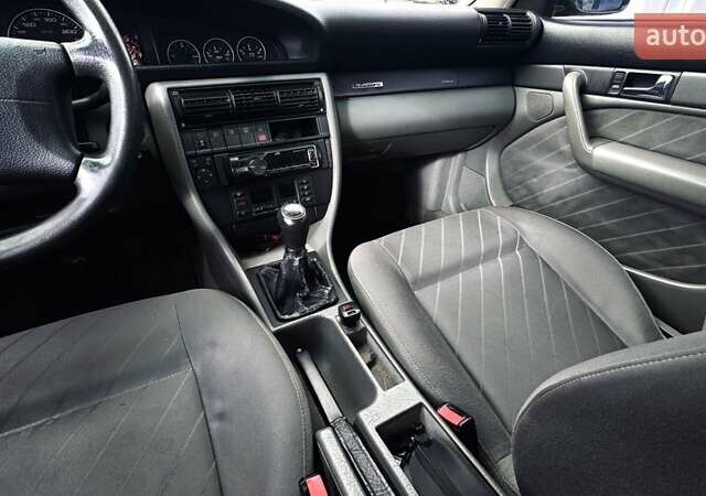 Зеленый Ауди А6, объемом двигателя 2.6 л и пробегом 407 тыс. км за 4000 $, фото 19 на Automoto.ua