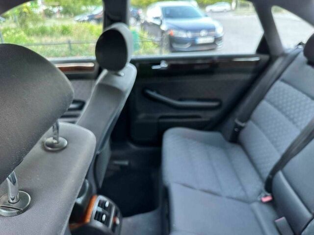 Зелений Ауді А6, об'ємом двигуна 2.4 л та пробігом 218 тис. км за 4300 $, фото 6 на Automoto.ua