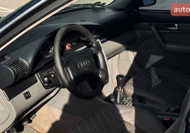 Зеленый Ауди А6, объемом двигателя 2.6 л и пробегом 407 тыс. км за 4000 $, фото 11 на Automoto.ua