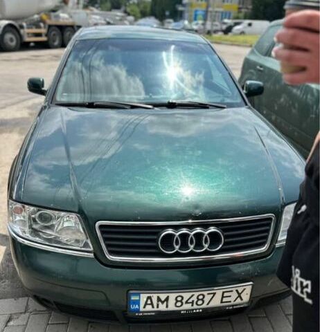 Зеленый Ауди А6, объемом двигателя 2.4 л и пробегом 300 тыс. км за 2900 $, фото 5 на Automoto.ua