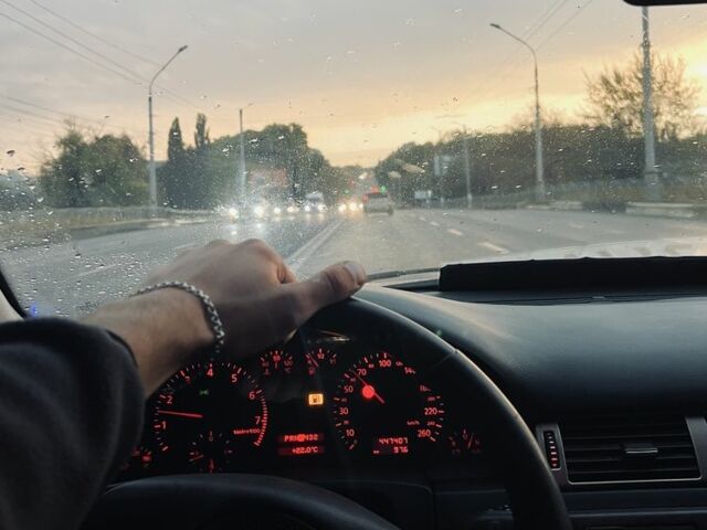 Зеленый Ауди А6, объемом двигателя 2.4 л и пробегом 444 тыс. км за 2750 $, фото 6 на Automoto.ua