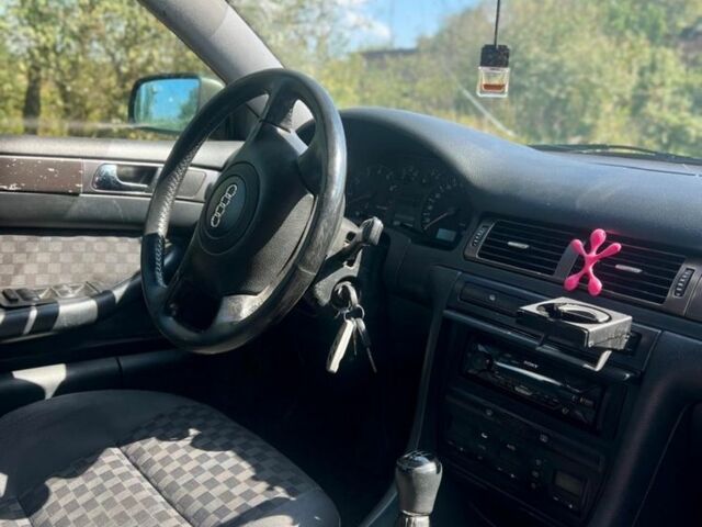 Зелений Ауді А6, об'ємом двигуна 1.8 л та пробігом 350 тис. км за 1900 $, фото 4 на Automoto.ua