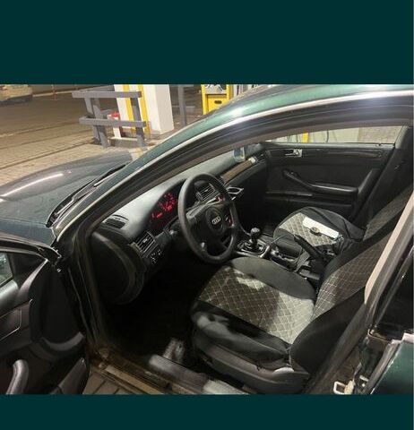 Зеленый Ауди А6, объемом двигателя 2.4 л и пробегом 300 тыс. км за 2900 $, фото 2 на Automoto.ua