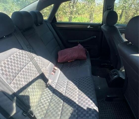 Зелений Ауді А6, об'ємом двигуна 1.8 л та пробігом 350 тис. км за 1900 $, фото 2 на Automoto.ua