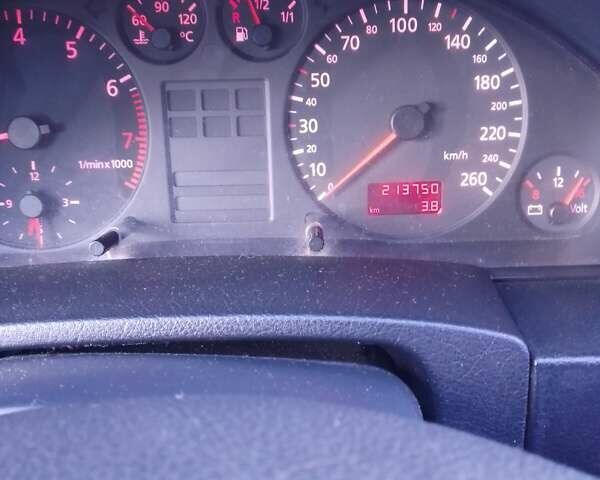 Зелений Ауді А6, об'ємом двигуна 2.4 л та пробігом 214 тис. км за 2800 $, фото 19 на Automoto.ua