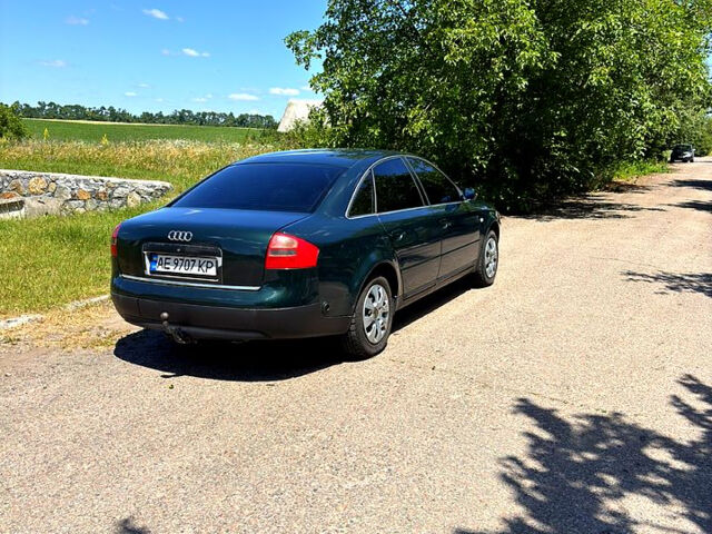 Зеленый Ауди А6, объемом двигателя 2.4 л и пробегом 290 тыс. км за 2500 $, фото 3 на Automoto.ua