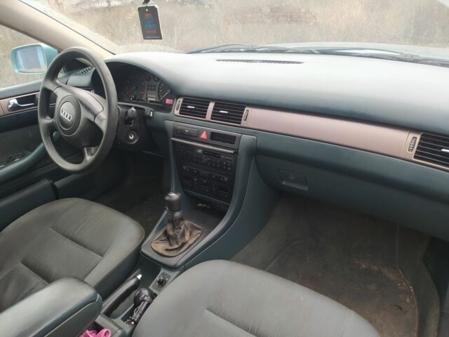 Зеленый Ауди А6, объемом двигателя 2.4 л и пробегом 290 тыс. км за 2900 $, фото 5 на Automoto.ua