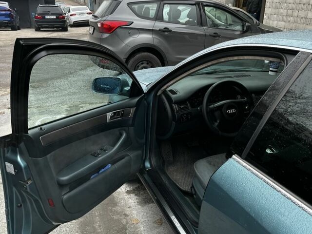 Зеленый Ауди А6, объемом двигателя 2.4 л и пробегом 360 тыс. км за 5700 $, фото 5 на Automoto.ua