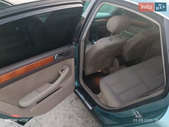 Зеленый Ауди А6, объемом двигателя 1.9 л и пробегом 348 тыс. км за 3700 $, фото 5 на Automoto.ua
