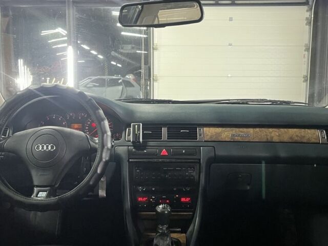 Зеленый Ауди А6, объемом двигателя 2.8 л и пробегом 326 тыс. км за 2900 $, фото 6 на Automoto.ua