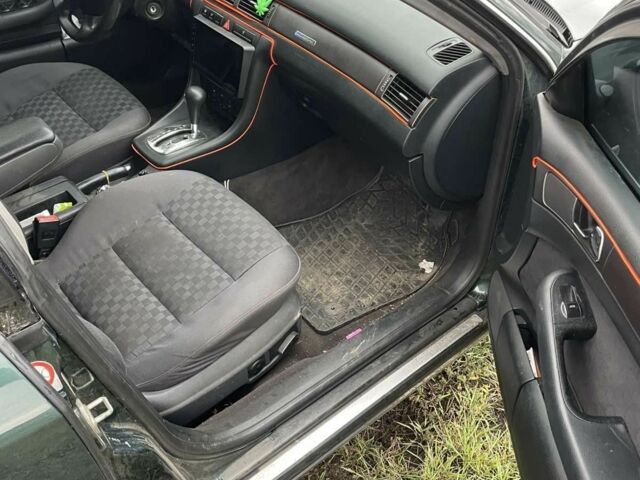 Зеленый Ауди А6, объемом двигателя 2.8 л и пробегом 300 тыс. км за 2400 $, фото 10 на Automoto.ua