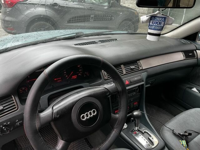 Зеленый Ауди А6, объемом двигателя 2.4 л и пробегом 360 тыс. км за 5700 $, фото 4 на Automoto.ua