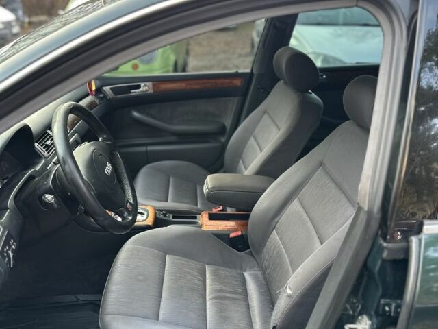 Зелений Ауді А6, об'ємом двигуна 2.4 л та пробігом 250 тис. км за 1750 $, фото 10 на Automoto.ua