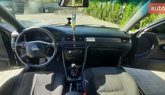 Ауді А6 1999 у Чернівцях на Automoto.ua Зелений Ауді А6, об'ємом двигуна 1.8 л та пробігом 320 тис. км за 3100 $, фото 6 на Automoto.ua