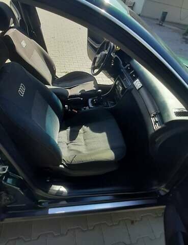 Ауді А6 1999 у Чернівцях на Automoto.ua Зелений Ауді А6, об'ємом двигуна 1.8 л та пробігом 320 тис. км за 3100 $, фото 2 на Automoto.ua