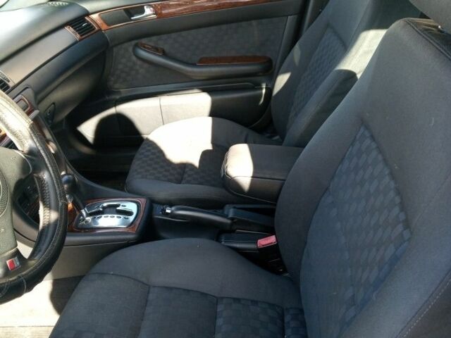 Зеленый Ауди А6, объемом двигателя 2.5 л и пробегом 280 тыс. км за 3800 $, фото 7 на Automoto.ua