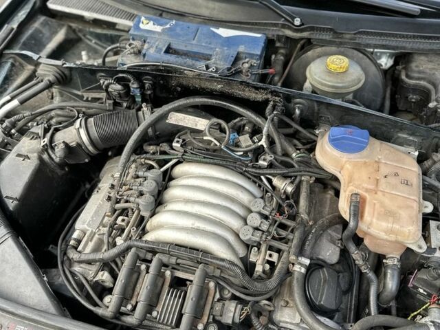 Зелений Ауді А6, об'ємом двигуна 2.4 л та пробігом 250 тис. км за 1750 $, фото 13 на Automoto.ua