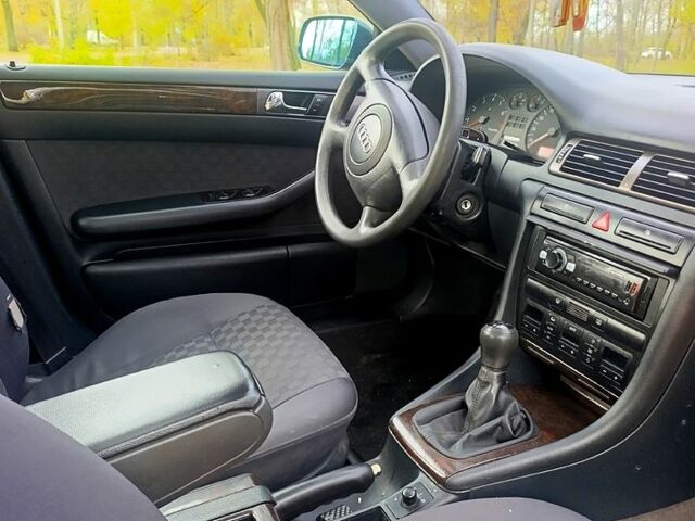 Ауді А6 1999 у Кропивницькому (Кіровограді) на Automoto.ua Зелений Ауді А6, об'ємом двигуна 1.8 л та пробігом 334 тис. км за 3100 $, фото 5 на Automoto.ua